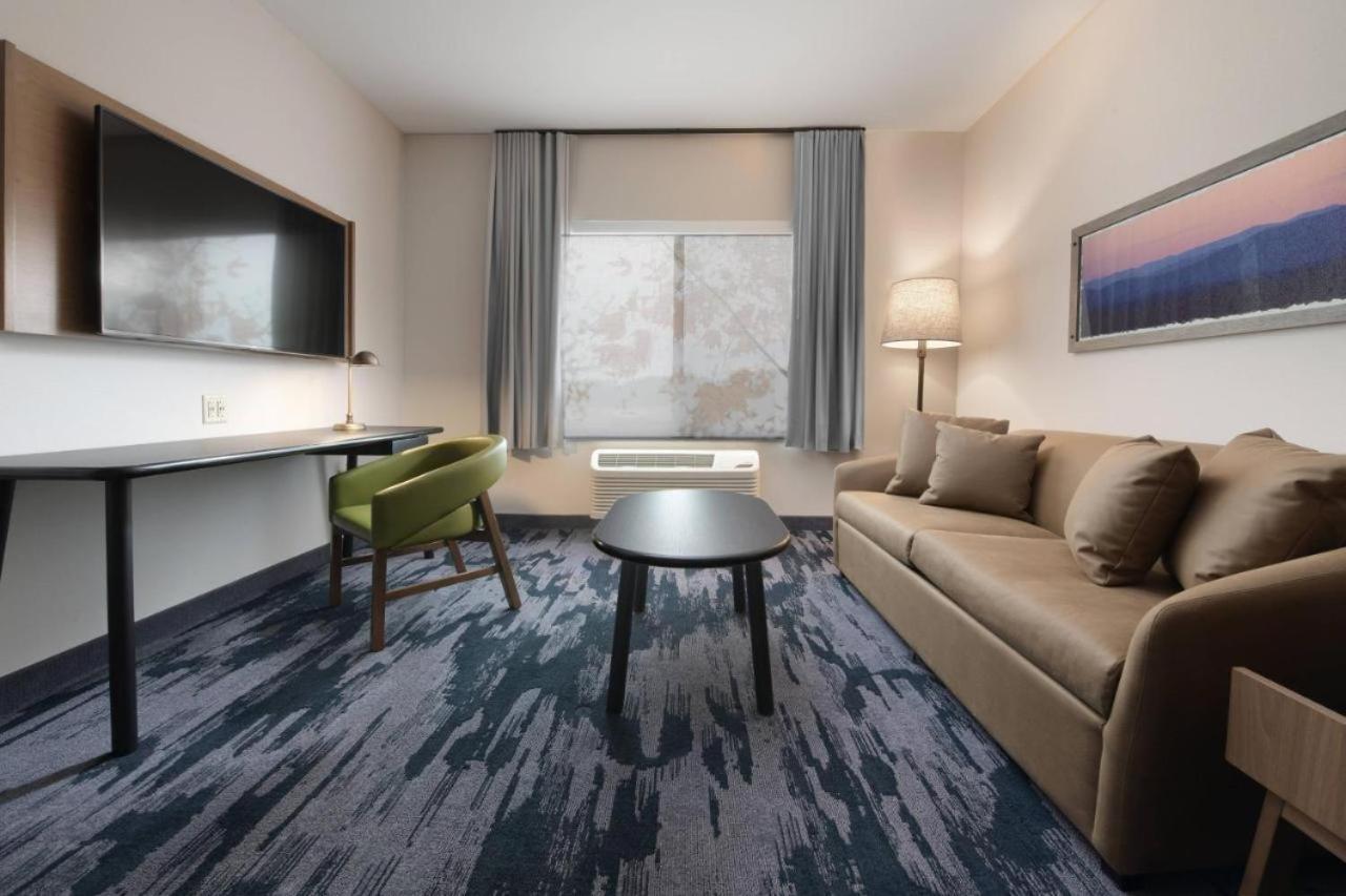 Fairfield & By Marriott El Dorado