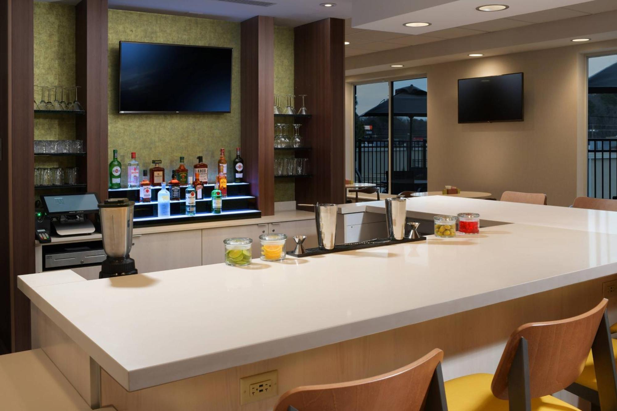 Fairfield & By Marriott Hotel El Dorado