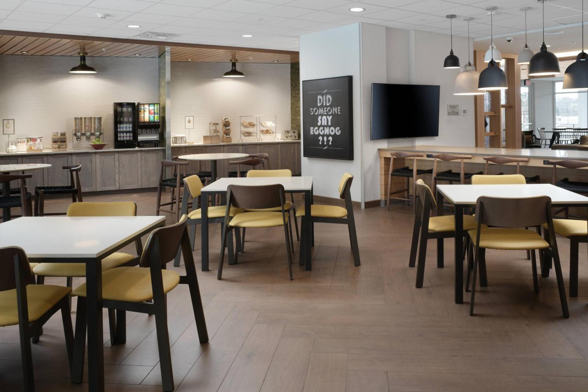 Fairfield & By Marriott El Dorado