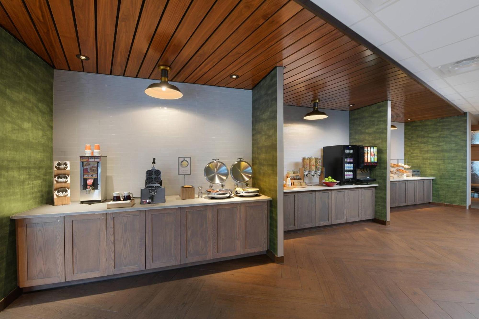 Hotel Fairfield & By Marriott 3*
