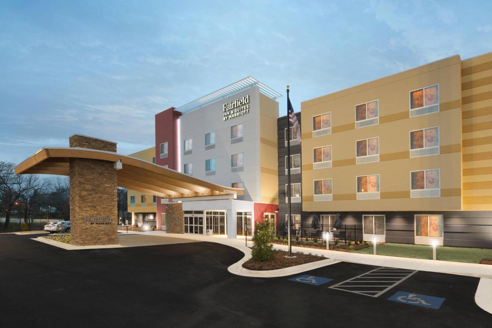 Fairfield & By Marriott El Dorado